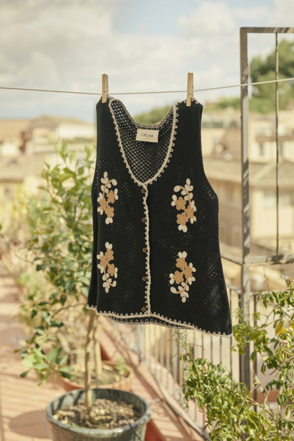 Frust knit vest