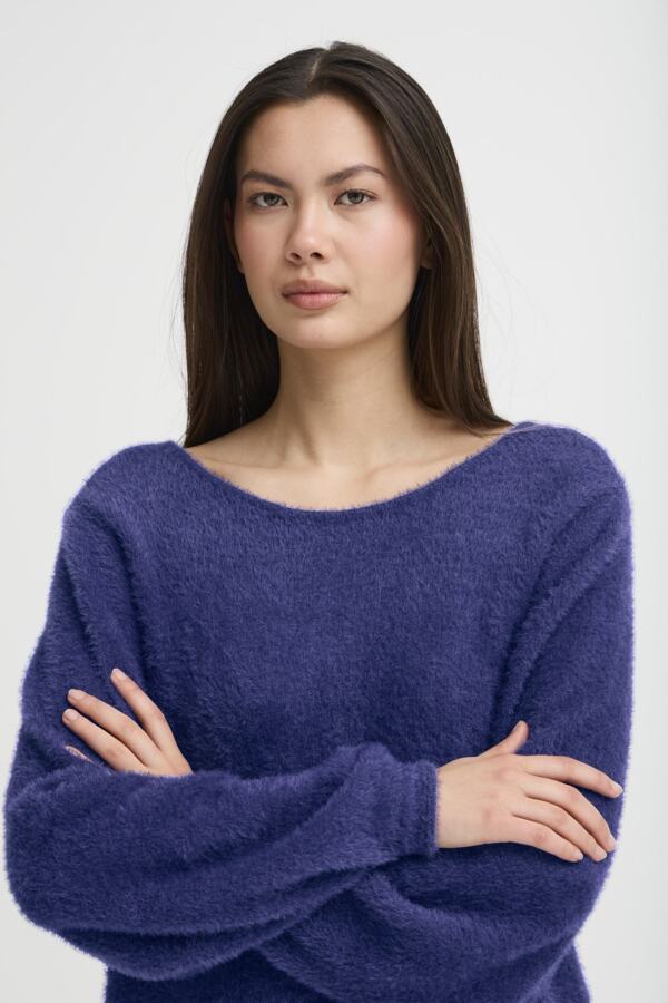 Bergie pull patriot blue