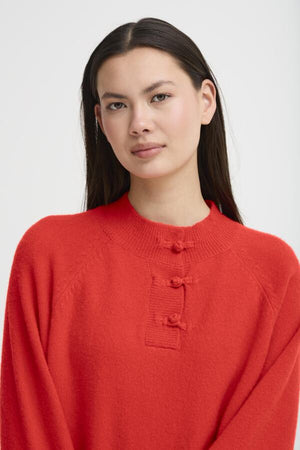 Dasila pull fiery red