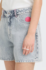 Laveny short