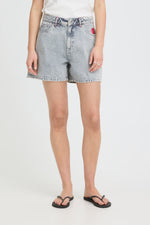 Laveny short