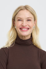 Pamila roll neck souspull zwart of bruin