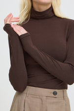 Pamila roll neck souspull zwart of bruin