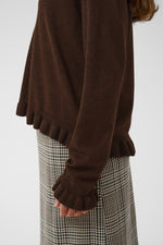Clare frill vneck pull bruin of bordeaux