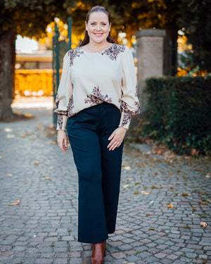 Adara blouse pumicestone paisley
