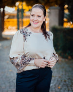 Adara blouse pumicestone paisley