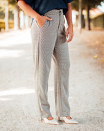 Babett pant fot fudge check