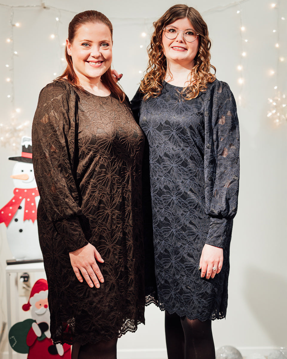 Mirabella lace dress donkerblauw of bruin
