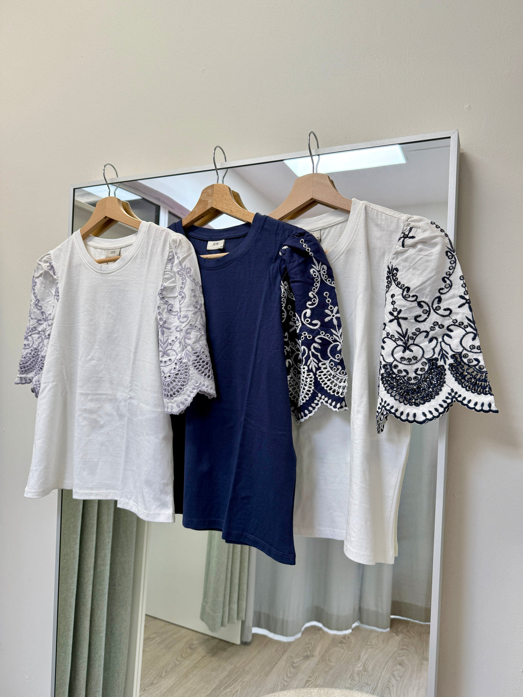 Oma broderie anglaise top (3 kleuren)