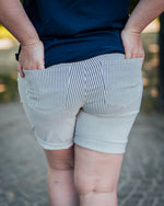 Ena short navy stripe