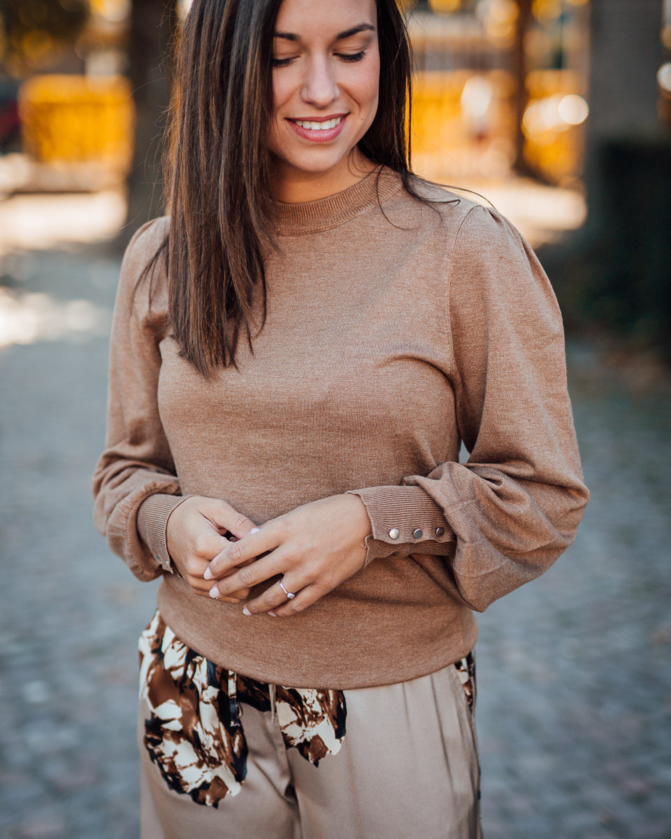 Lizza buttons pull toasted coconut