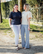 Larna lace top donkerblauw of ecru