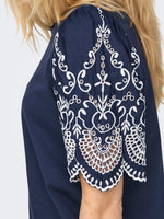 Oma broderie anglaise top (3 kleuren)